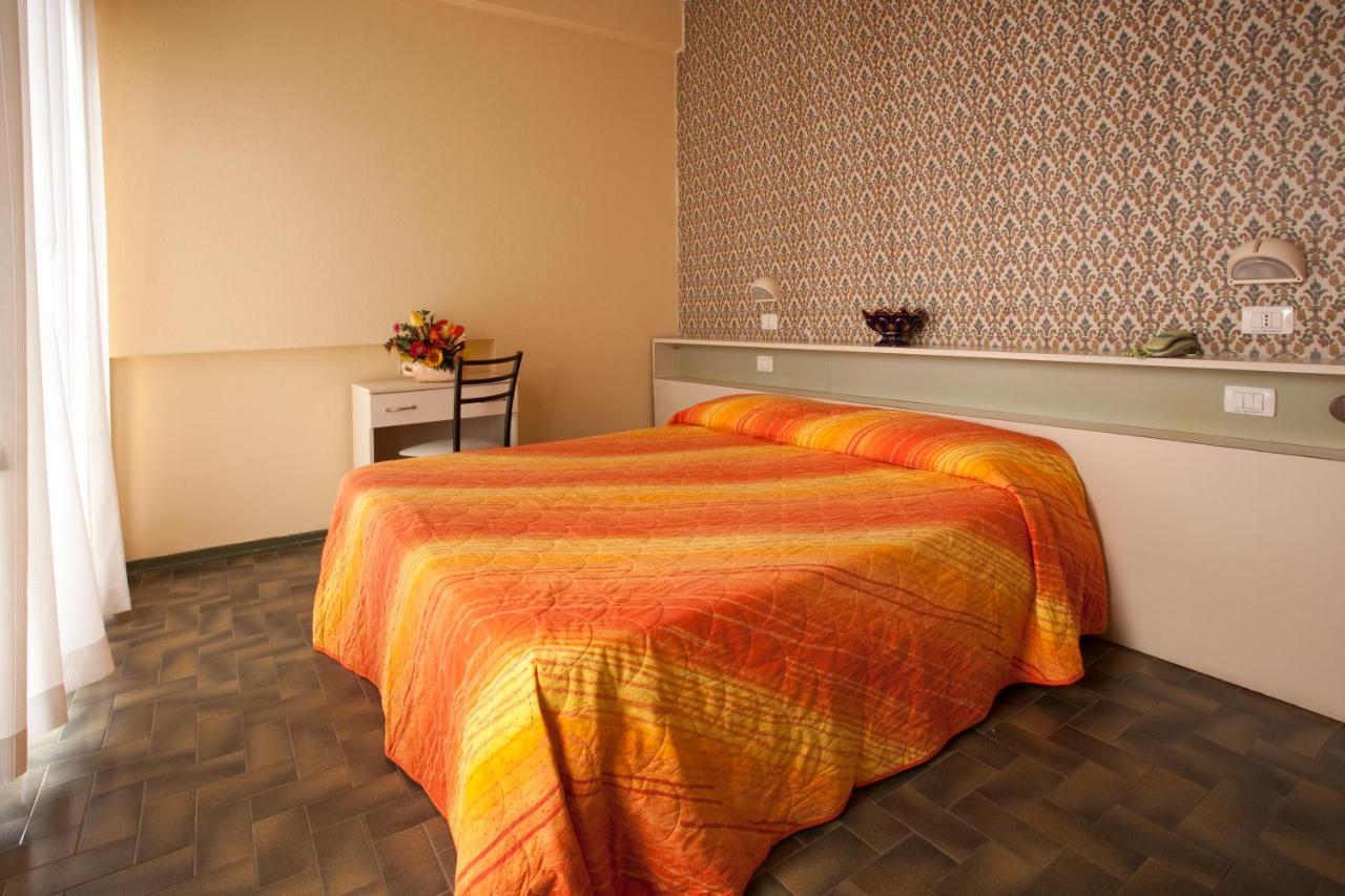 Hotel President Μπελάρια-Ιτζέα Μαρίνα Εξωτερικό φωτογραφία